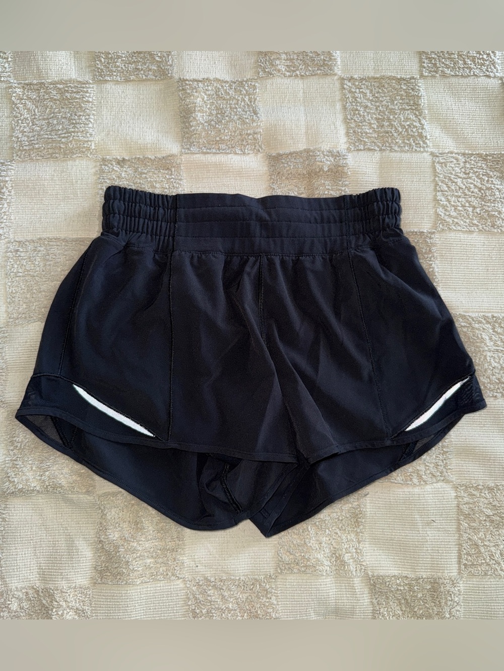 Lululemon Hotty Hot Short *High-Rise 2.5" size 4